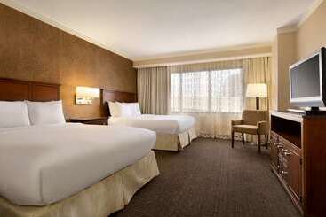 هتل Embassy Suites By Hilton Austin Downtown South Congress