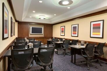 هتل Embassy Suites By Hilton Chicago North Shore Deerfield