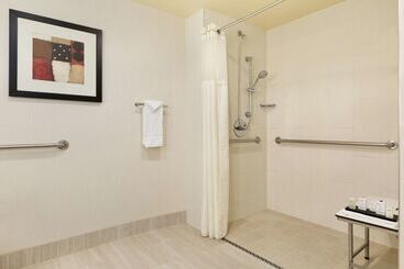 هتل Embassy Suites By Hilton Chicago North Shore Deerfield
