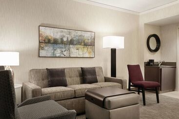 هتل Embassy Suites By Hilton Chicago North Shore Deerfield
