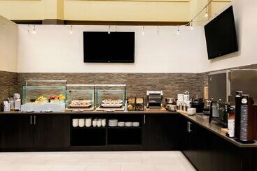 هتل Embassy Suites By Hilton Chicago North Shore Deerfield
