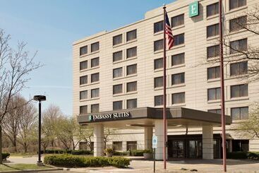 هتل Embassy Suites By Hilton Chicago North Shore Deerfield