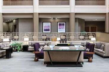 هتل Embassy Suites By Hilton Chicago North Shore Deerfield