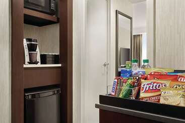 هتل Embassy Suites By Hilton Chicago North Shore Deerfield
