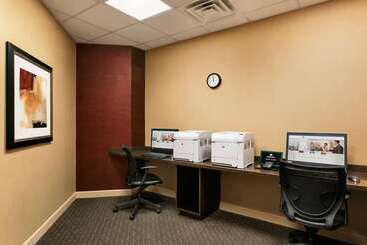 هتل Embassy Suites By Hilton Chicago North Shore Deerfield