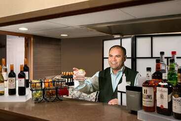 هتل Embassy Suites By Hilton Chicago North Shore Deerfield