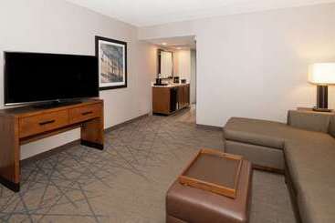 هتل Embassy Suites By Hilton Colorado Springs