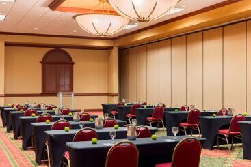 هتل Embassy Suites By Hilton Columbia Greystone