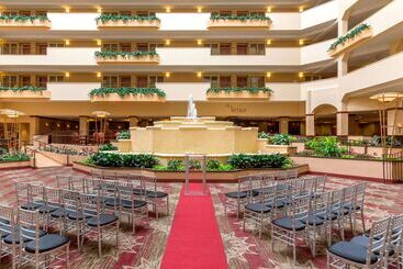 هتل Embassy Suites By Hilton Columbia Greystone