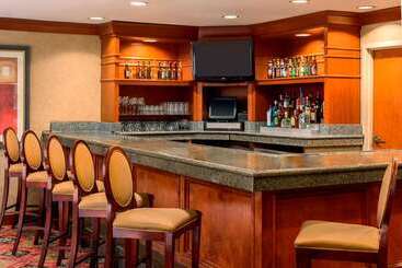 هتل Embassy Suites By Hilton Columbia Greystone