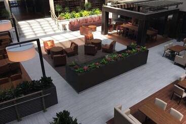 هتل Embassy Suites By Hilton Denver Tech Center North