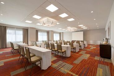 هتل Embassy Suites By Hilton El Paso