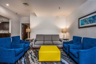هتل Embassy Suites By Hilton Indianapolis Downtown