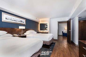 هتل Embassy Suites By Hilton Indianapolis Downtown