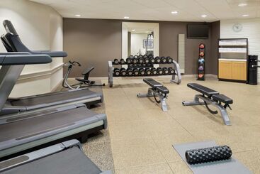 هتل Embassy Suites By Hilton Indianapolis Downtown