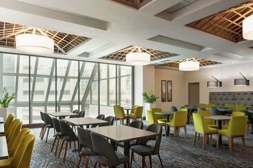 هتل Embassy Suites By Hilton Indianapolis Downtown