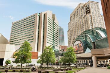 هتل Embassy Suites By Hilton Indianapolis Downtown