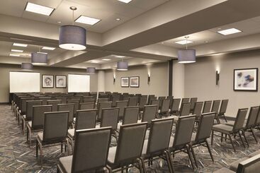 هتل Embassy Suites By Hilton Indianapolis Downtown