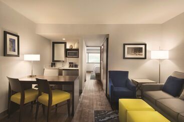 هتل Embassy Suites By Hilton Indianapolis Downtown