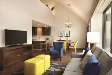 هتل Embassy Suites By Hilton Indianapolis Downtown
