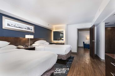 هتل Embassy Suites By Hilton Indianapolis Downtown