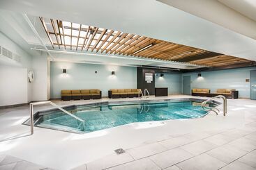 هتل Embassy Suites By Hilton Indianapolis Downtown