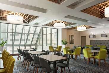 هتل Embassy Suites By Hilton Indianapolis Downtown