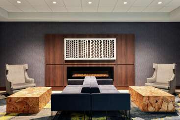 هتل Embassy Suites By Hilton Indianapolis Downtown