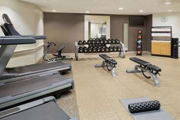 هتل Embassy Suites By Hilton Indianapolis Downtown