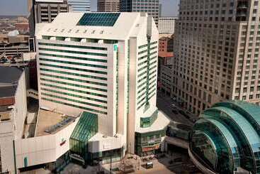 هتل Embassy Suites By Hilton Indianapolis Downtown
