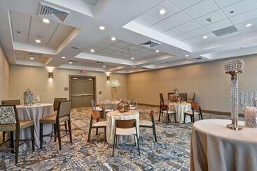 هتل Embassy Suites By Hilton Milpitas Silicon Valley