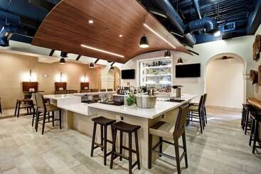 هتل Embassy Suites By Hilton Milpitas Silicon Valley