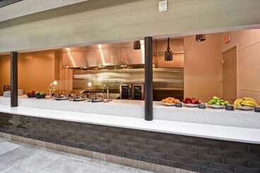 هتل Embassy Suites By Hilton Milpitas Silicon Valley