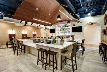 هتل Embassy Suites By Hilton Milpitas Silicon Valley