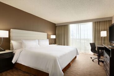 هتل Embassy Suites By Hilton Oklahoma City Will Rogers Airport