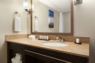 هتل Embassy Suites By Hilton Oklahoma City Will Rogers Airport
