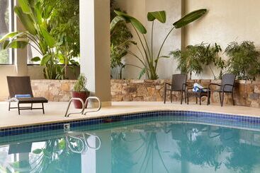 هتل Embassy Suites By Hilton Oklahoma City Will Rogers Airport