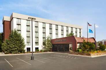 هتل Embassy Suites By Hilton Oklahoma City Will Rogers Airport