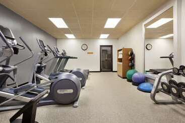 هتل Embassy Suites By Hilton Oklahoma City Will Rogers Airport