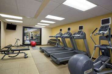 هتل Embassy Suites By Hilton Phoenix Tempe