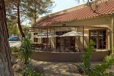 هتل Embassy Suites By Hilton Phoenix Tempe