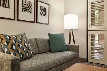 هتل Embassy Suites By Hilton Phoenix Tempe