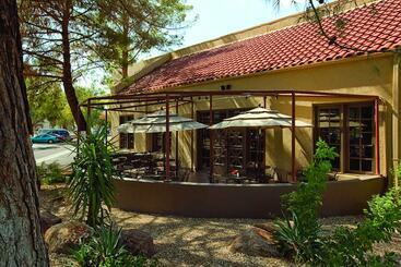 هتل Embassy Suites By Hilton Phoenix Tempe