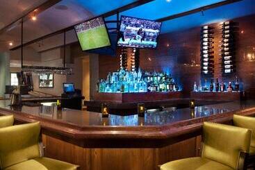 هتل Embassy Suites By Hilton Phoenix Tempe