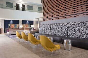 هتل Embassy Suites By Hilton Raleigh Crabtree