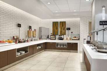 هتل Embassy Suites By Hilton San Antonio Airport