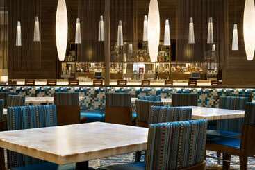 هتل Embassy Suites By Hilton San Antonio Airport