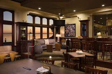 هتل Embassy Suites By Hilton San Francisco Airport Waterfront