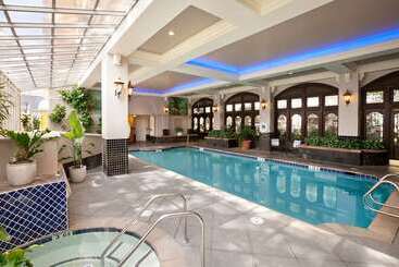 هتل Embassy Suites By Hilton San Francisco Airport Waterfront