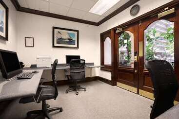 هتل Embassy Suites By Hilton San Francisco Airport Waterfront